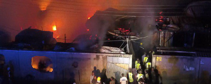 BREAKING NEWS: Fire outbreak at circle opposite VIP station BREAKING NEWS: Fire outbreak at circle opposite VIP station