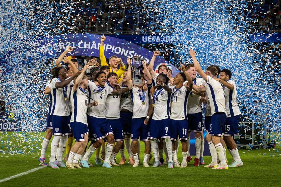 Lee Carsley’s Tactical Brilliance Leads England to Back-to-Back U21 Euro Glory Lee Carsley’s Tactical Brilliance Leads England to Back-to-Back U21 Euro Glory