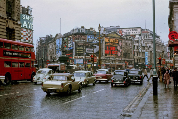 🇬🇧📸 Throwback Photo of ‘Fly Ghana Airways’ Bus in 1964 London Goes Viral in Ghana 🇬🇧📸 Throwback Photo of ‘Fly Ghana Airways’ Bus in 1964 London Goes Viral in Ghana
